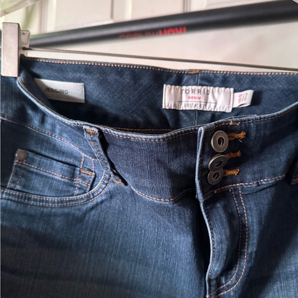 Torrid Indigo Stretch Jeggings - Picture 3 of 3